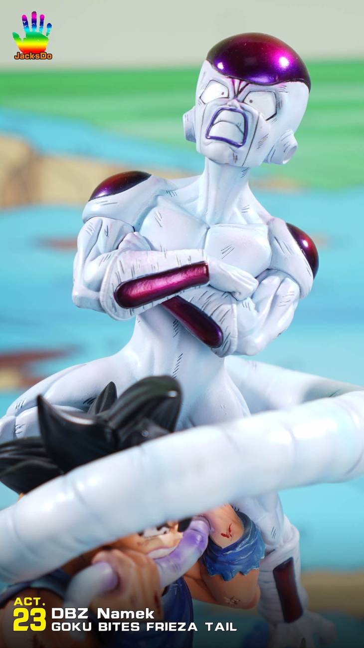 JacksDo - Goku bites Frieza StatueCorp