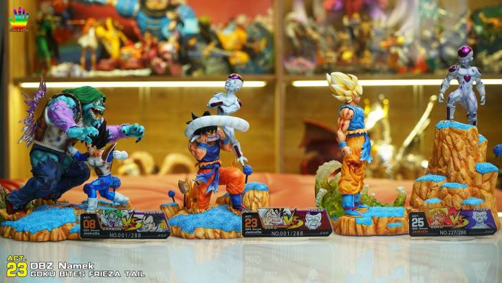 JacksDo - Goku bites Frieza StatueCorp