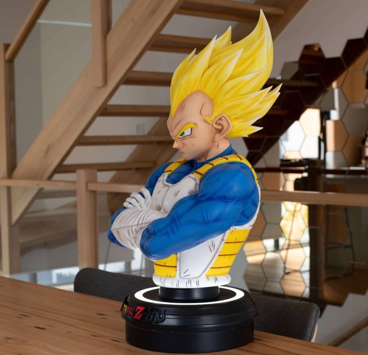 KDC - Vegeta StatueCorp