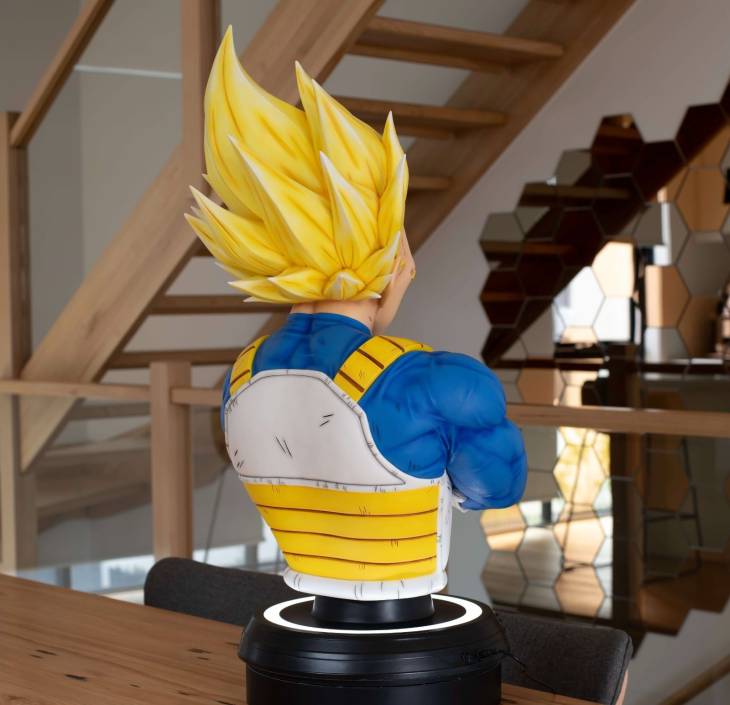 KDC - Vegeta StatueCorp