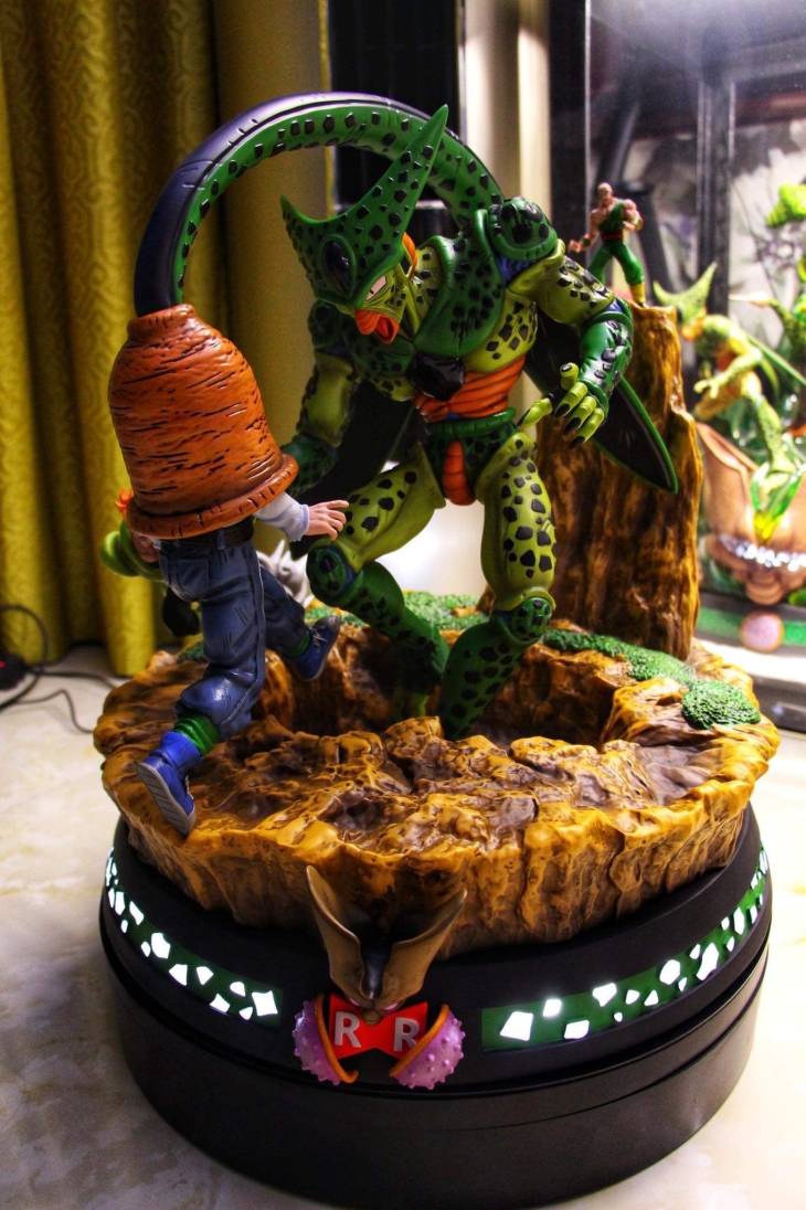PBR - Cell First Form vs Android 17 StatueCorp