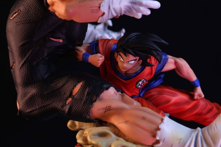 PBR - Goku vs Recoome StatueCorp