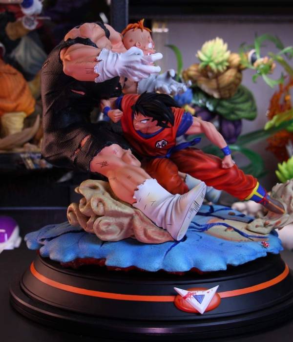 PBR - Goku vs Recoome StatueCorp