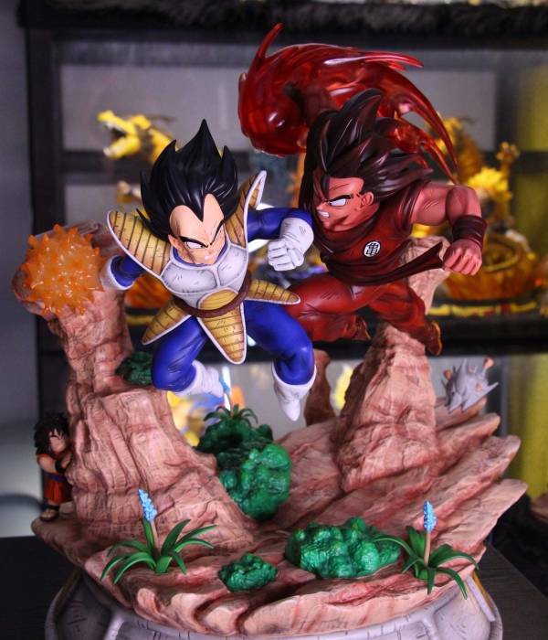 PBR - Goku vs Vegeta StatueCorp