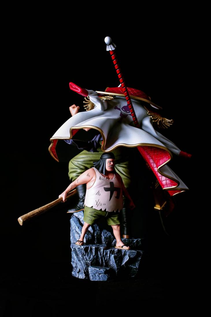 Phoenix - Whitebeard StatueCorp