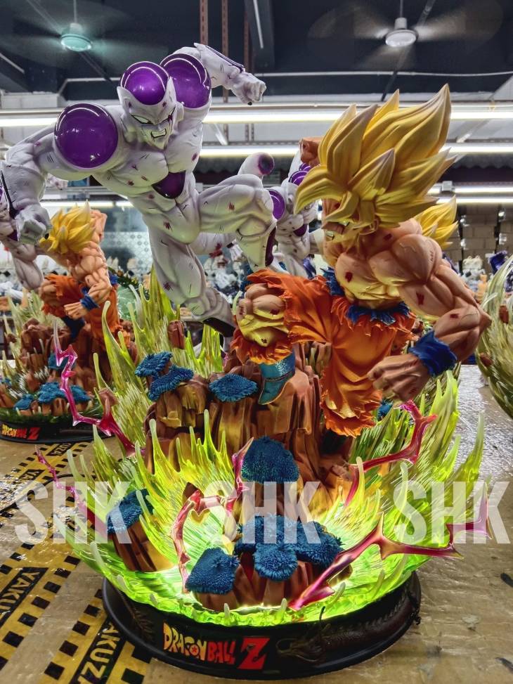 SHK - Goku vs Frieza StatueCorp