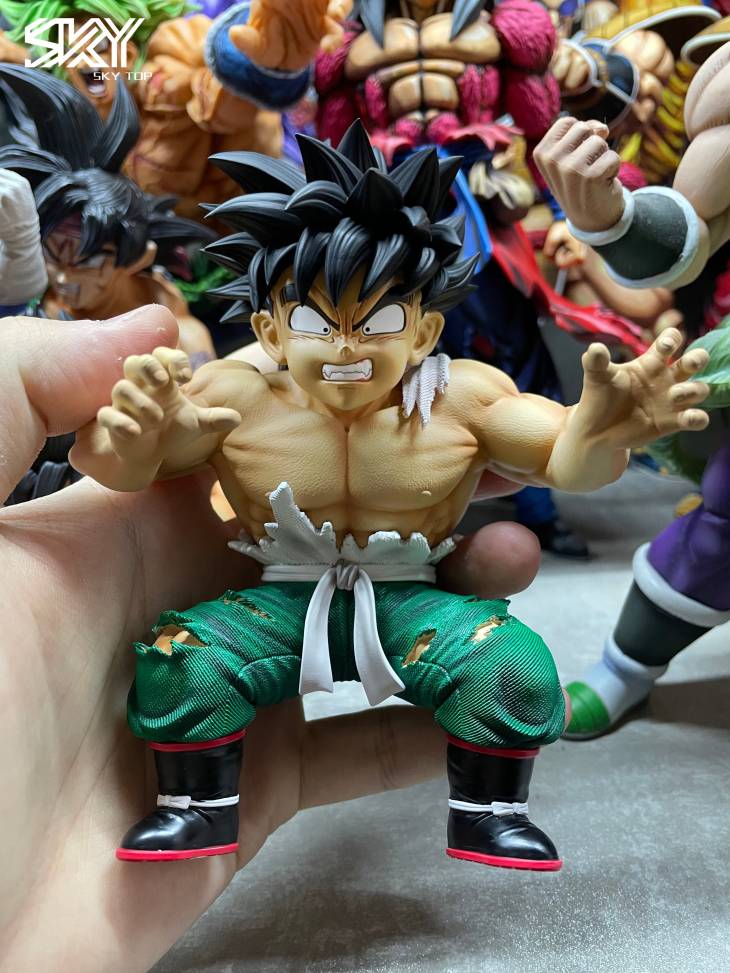Sky Top - Ozaru Gohan StatueCorp