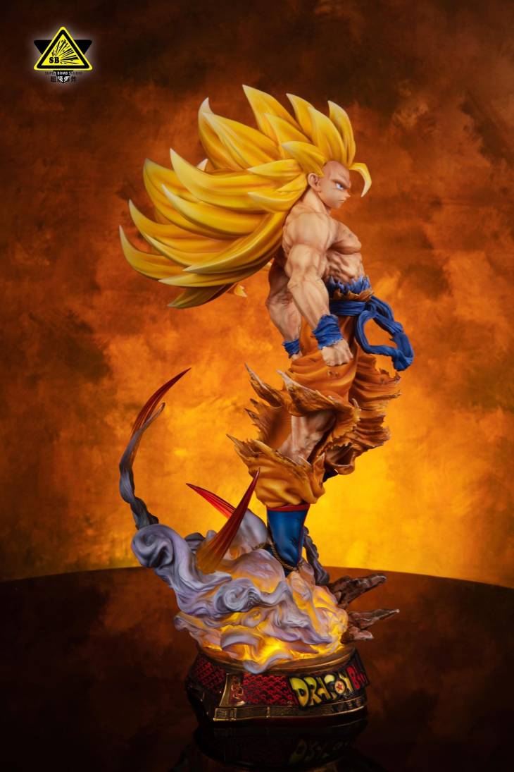 Super Bomb - SSJ3 Goku StatueCorp