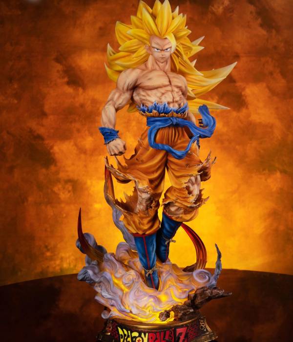 Super Bomb - SSJ3 Goku StatueCorp