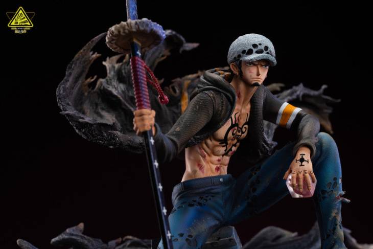 Super Bomb - Trafalgar Law StatueCorp