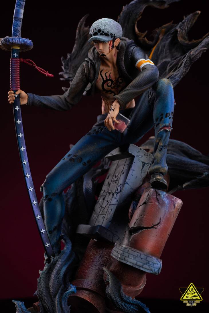 Super Bomb - Trafalgar Law StatueCorp