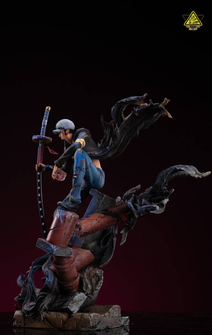 Super Bomb - Trafalgar Law StatueCorp