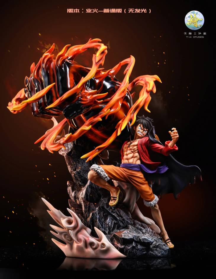 TH - Luffy StatueCorp