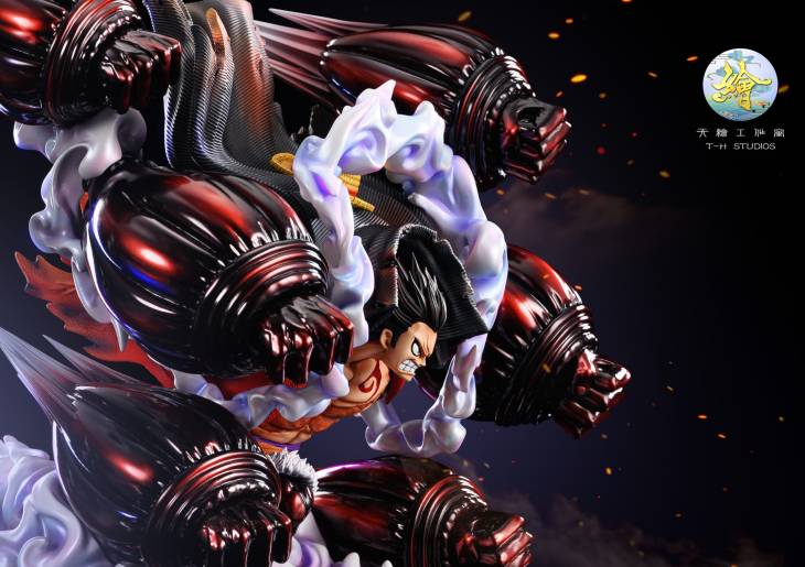 TH - Luffy StatueCorp