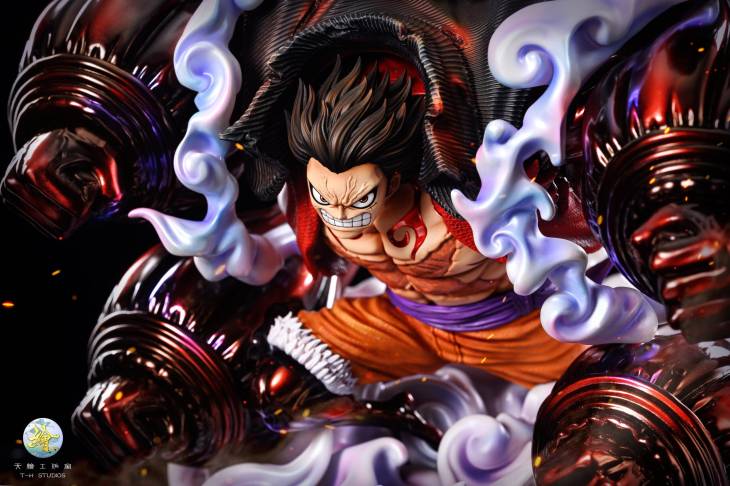 TH - Luffy StatueCorp