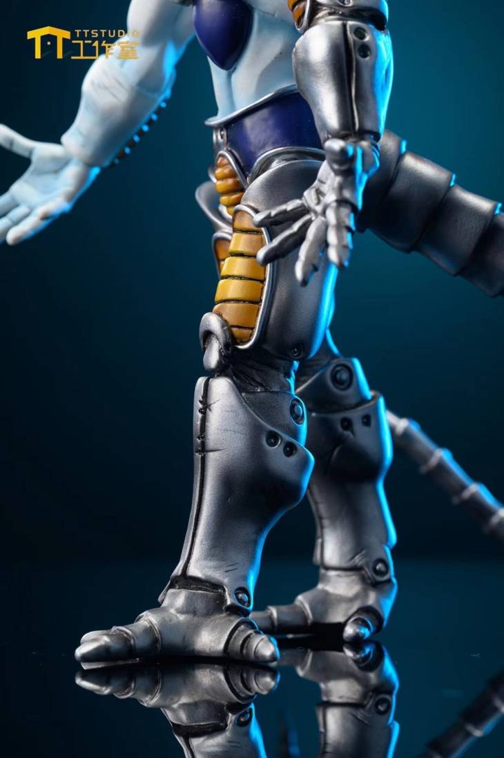TT - Mecha Frieza StatueCorp