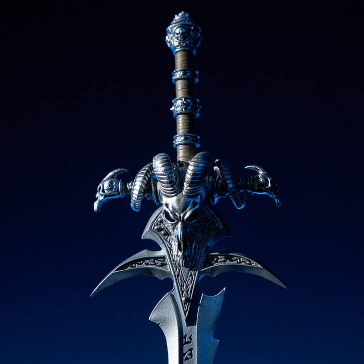Blizzard Entertainment - Frostmourne - Image 4