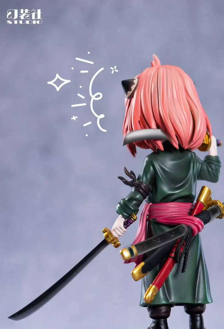 Huan Zhuang She - Anya cos Zoro - Image 6